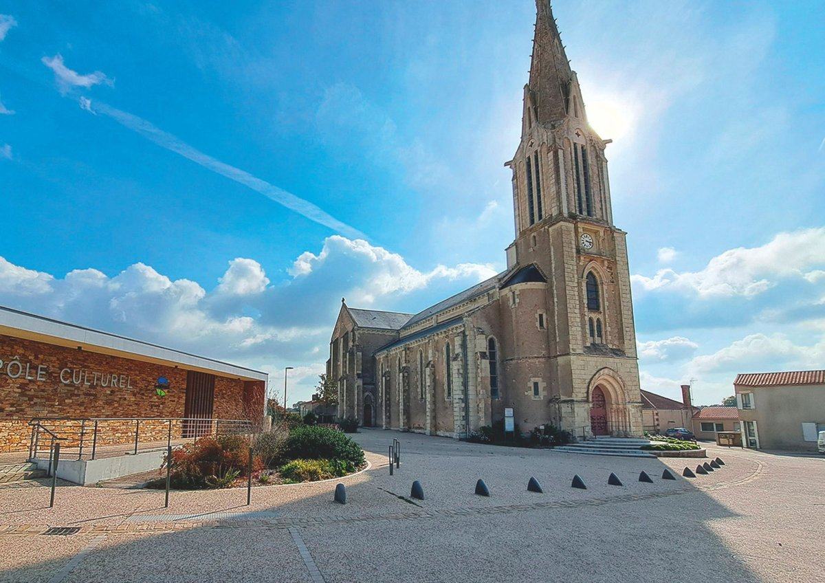 Église et pôle culturel de Grosbreuil