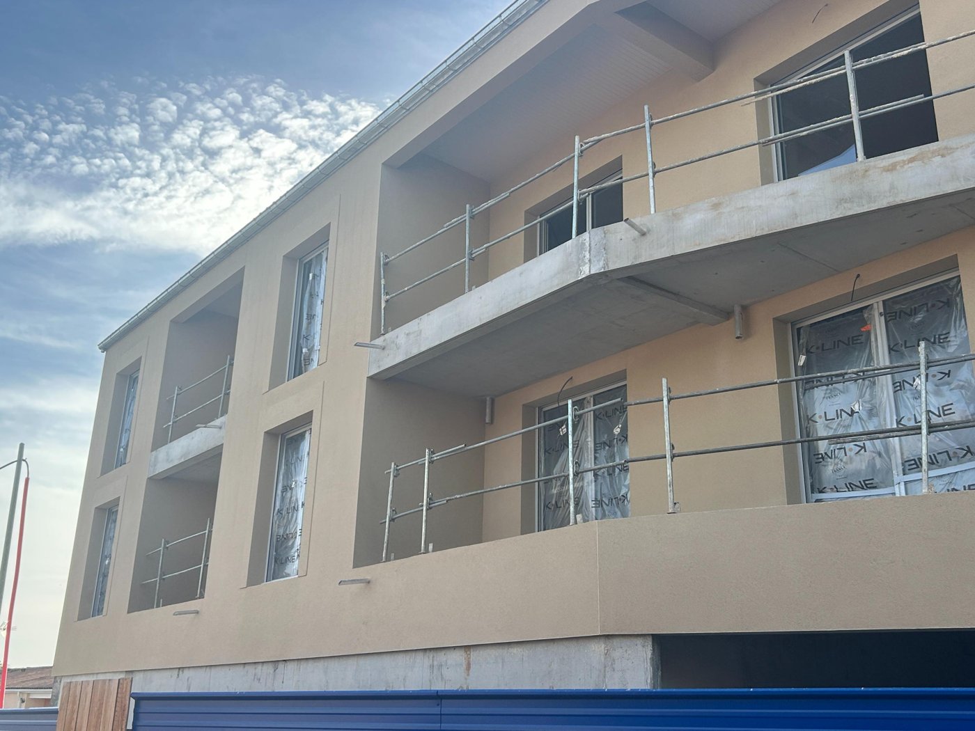 Façade et balcons du chantier Mona Nova Les Herbiers